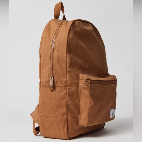 NWT Herschel Daypack - Picture 2 of 8